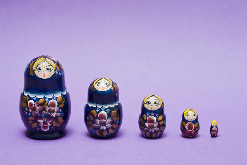 无人,横图,室内,特写,白天,正面,爱情,游戏,静物,玩具,五个,一排,许多,紫色背景,艺术,整齐,木制,玩,文化,娱乐,排列,木制品,休闲,益智,摄影,影棚,活动,空心,队列,发泄,消遣,智力,亲情,套娃,俄罗斯套娃,宣泄,思念,玩耍,嬉戏,彩图,影棚拍摄,拍摄,俄罗斯文化