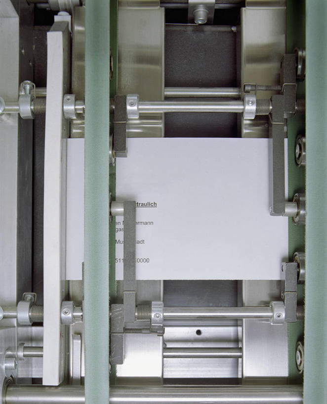 无人,竖图,室内,特写,白天,正面,打印机,静物,一堆,许多,阴影,堆叠,堆积,反射,材料,档案,文件,影子,纸,办公用品,很多,手稿,资料,堆,办公设备,证明,文档,输出设备,彩图,打印