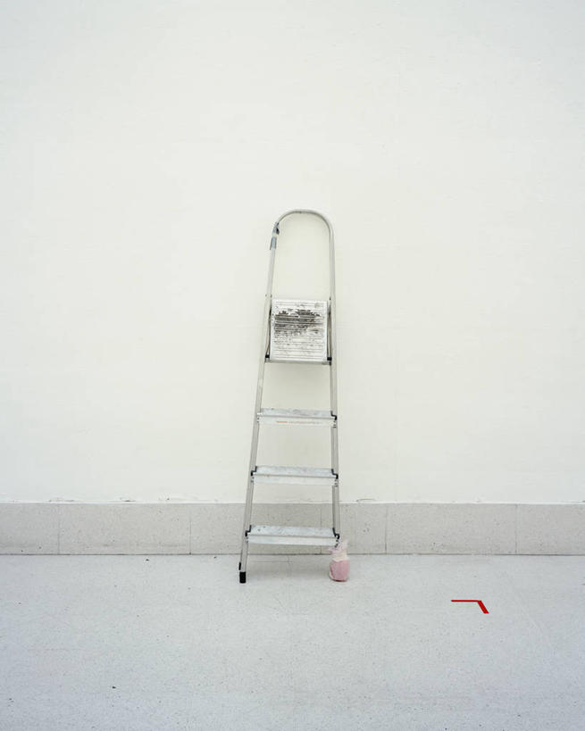 无人,攀登,竖图,室内,白天,白色背景,正面,静物,金属制品,金属,梯子,阶梯,爬,摄影,影棚,上升,人字梯,登高,攀爬,彩图,影棚拍摄,拍摄