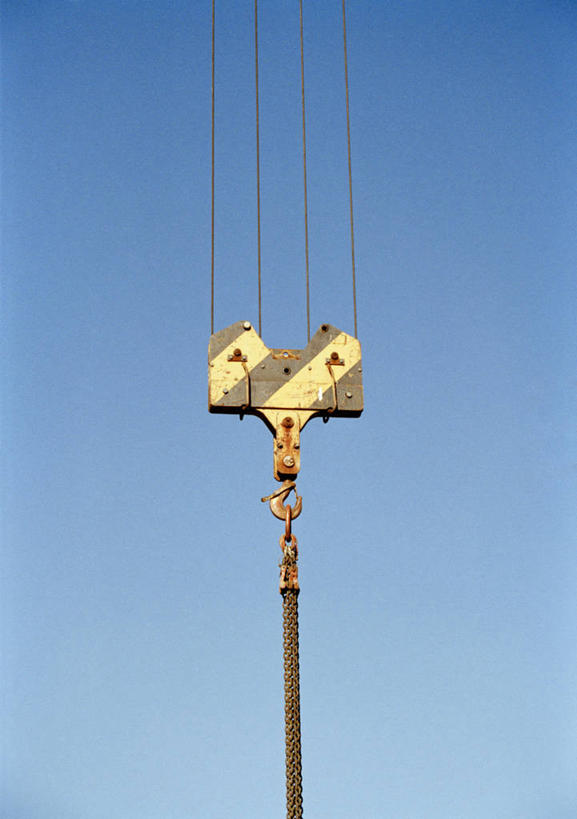 无人,竖图,室外,特写,白天,仰视,技术,建筑,阴影,光线,钩子,影子,设备,施工,蓝色,蓝天,天空,阳光,天,机械,起重机,晴朗,工程,万里无云,晴空,晴空万里,彩图,低角度拍摄