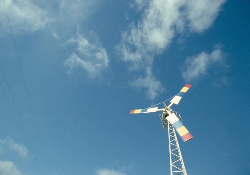 无人,横图,室外,白天,仰视,农业,风力发电机,风车,阴影,环保,电力,光线,影子,云,云朵,云彩,设备,一个,蓝色,白云,蓝天,天空,天,发电,机械,工业,能源,晴朗,单个,资源,风力机,利用,低碳,风力发电,晴空,彩图,低角度拍摄