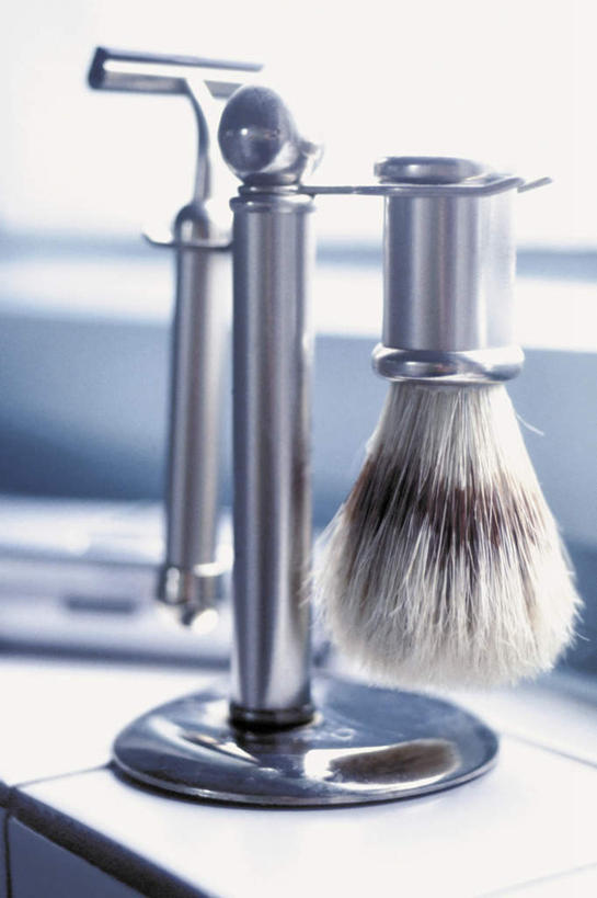 无人,竖图,室内,特写,白天,正面,窗户,静物,阴影,朦胧,模糊,光线,影子,墙,玻璃窗,墙壁,墙面,一个,化妆刷,刷子,单个,美容工具,彩妆刷,化妆工具,彩图