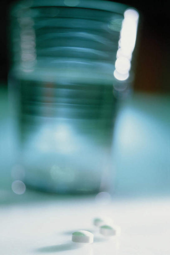 无人,竖图,室内,特写,白天,白色背景,正面,静物,杯子,阴影,光线,影子,塑料,一个,塑料制品,摄影,影棚,单个,塑料杯,彩图,影棚拍摄,拍摄