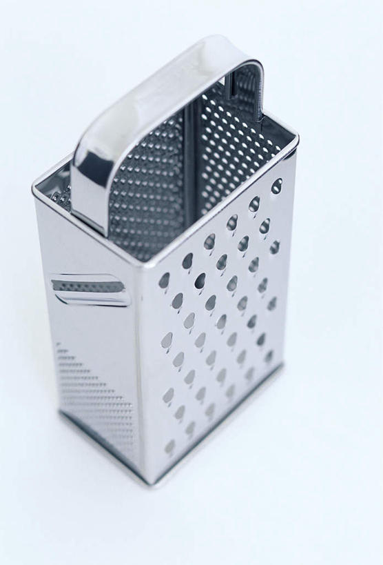 无人,竖图,俯视,室内,特写,白天,白色背景,静物,金属制品,阴影,光线,纹路,金属,厨房用具,纹理,影子,洞,一个,容器,摄影,洞穴,影棚,单个,储藏,储存,穴,肌理,彩图,高角度拍摄,影棚拍摄,拍摄,贮存