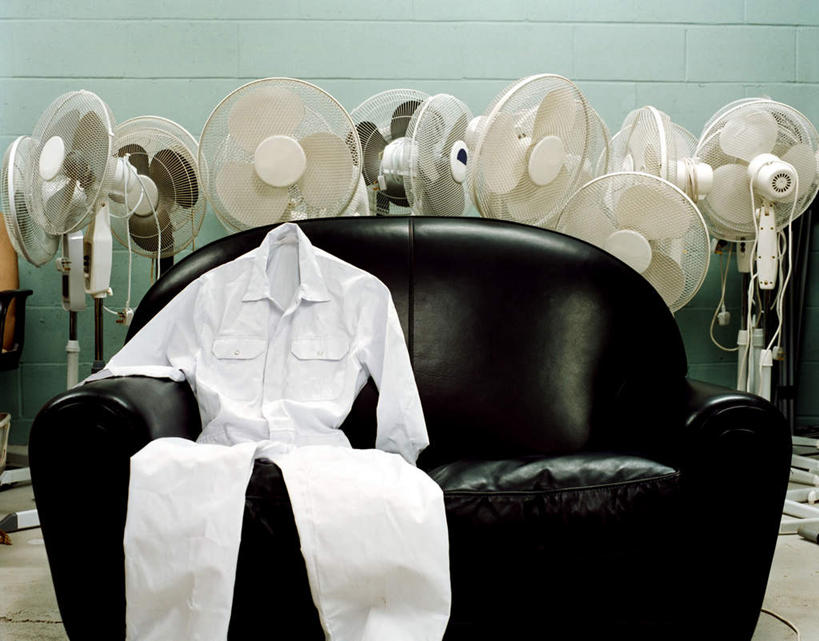 无人,横图,室内,白天,正面,工作服,制服,沙发,静物,许多,阴影,电力,光线,瓷砖,地砖,电器,电线,线,影子,风扇,地面,电能,夏季,清凉,线路,凉爽,排列,白色,黑色,夏天,一件,电风扇,电,电扇,电源,电源线,家电,家用电器,能量,摆列,工作制服,彩图,工作套服,布列,分列,小家电,皮沙发