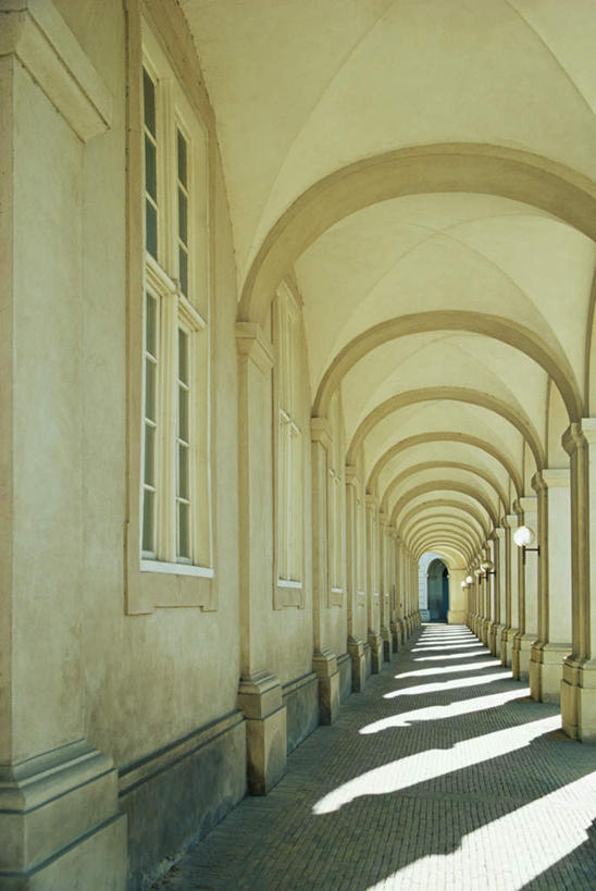 无人,宫殿,竖图,室内,白天,仰视,度假,美景,窗户,天花板,城市风光,城市,丹麦,欧洲,阴影,反射,影子,墙,景观,首都,娱乐,玻璃窗,墙壁,墙面,白色,享受,休闲,景色,放松,北欧,丹麦王国,哥本哈根,西兰岛,彩图,低角度拍摄