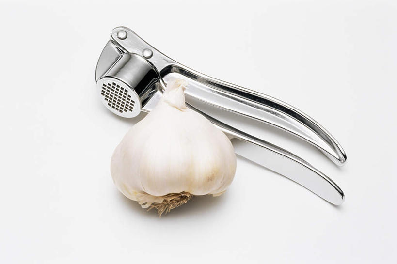 无人,横图,俯视,室内,特写,白天,白色背景,蔬菜,洋葱,金属制品,阴影,新鲜,反射,金属,影子,食品,食物,一个,摄影,有机食品,绿色食品,影棚,单个,捣蒜器,圆葱,洋葱头,球葱,彩图,高角度拍摄,影棚拍摄,拍摄