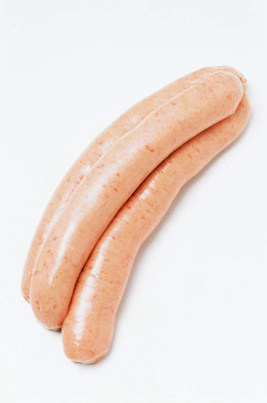 无人,竖图,俯视,室内,特写,白天,白色背景,桌面,桌子,两条,木制,肉,香肠,腊肠,猪肉,肉类,木制品,摄影,影棚,肉食,豚肉,彩图,高角度拍摄,影棚拍摄,拍摄