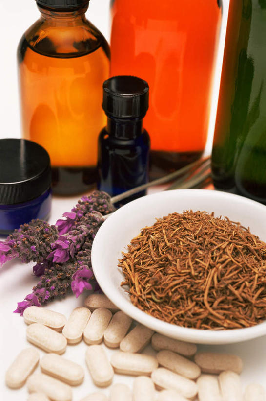 无人,竖图,俯视,室内,特写,白天,白色背景,爱情,安全,植物,餐具,一堆,许多,堆叠,堆积,盛开,碟子,罐子,盘,盆栽,药剂,防护,盆景,浪漫,花蕾,胶囊,玻璃制品,花,花瓣,花朵,鲜花,一个,绿色,紫色,自然,盘子,玻璃瓶,精油,瓶子,香薰,药品,碟,香草,花苞,花蕊,薰衣草,放松,治疗,芳香疗法,摄影,影棚,生长,单个,成长,堆,保护,药物,医疗,保险,预防,舒心,呼吸,舒缓,香薰精油,养颜,灯芯草,灵香草,黄香草,减压,奇迹,灯心草,蔺草,龙须草,马棕根,蓑衣草,野席草,香薰疗法,植物精油,平安,彩图,高角度拍摄,影棚拍摄,拍摄