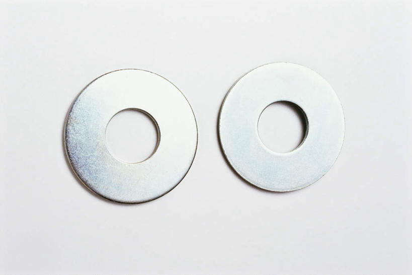 无人,横图,俯视,室内,特写,白天,白色背景,纯洁,静物,金属制品,一排,连接,组合,整齐,金属,工具,银色,排列,两个,摄影,信仰,影棚,链接,五金,紧固,队列,高贵,拼接,拼凑,垫圈,拼合,凑集,聚合,撮合,链结,牢固,雅致,彩图,高角度拍摄,影棚拍摄,拍摄