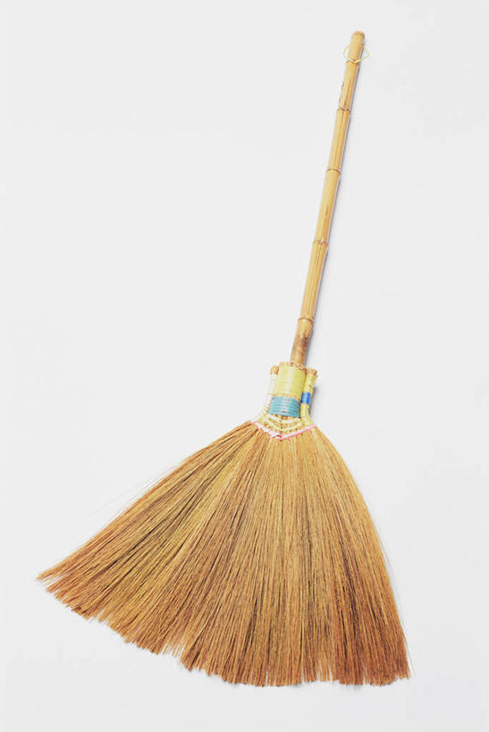 无人,竖图,俯视,室内,特写,白天,白色背景,静物,工具,扫帚,干净,一个,清洁,摄影,影棚,单个,扫把,卫生,保洁,笤帚,洁净,彩图,高角度拍摄,影棚拍摄,拍摄