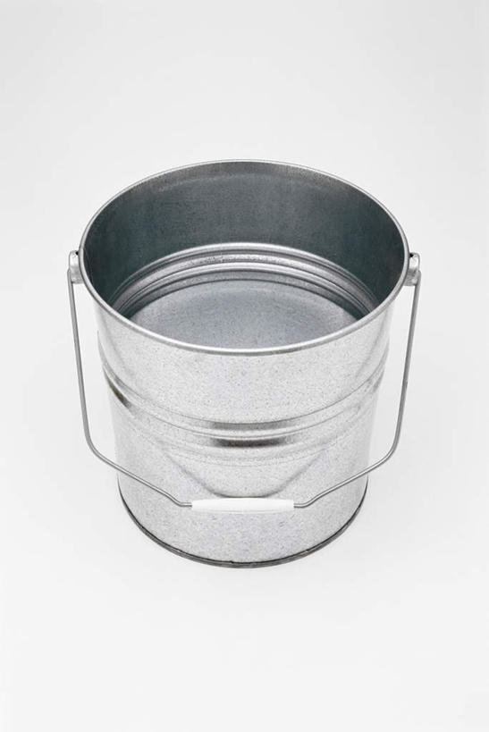 无人,竖图,俯视,室内,特写,白天,白色背景,静物,铁桶,桶,一个,容器,摄影,影棚,单个,储藏,储存,彩图,高角度拍摄,影棚拍摄,拍摄,贮存