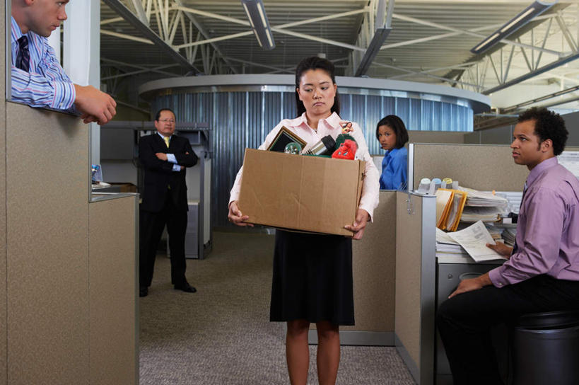 东方人,西方人,四个人,同事,商务人士,商务男性,商务女性,办公室,站,双手交叉,横图,室内,白天,正面,衬衫,爱情,成功,合作,团队,集体,信心,家具,桌子,马,野生动物,欧洲,非洲,黑人,欧洲人,亚洲,一排,套装,朦胧,模糊,整齐,英文,包装,标志,材料,档案,玩偶,文件,文字,支架,纸,纸箱,字符,字母,办公桌,墙,浪漫,黄种人,标识,手叉腰,队伍,架子,脚手架,墙壁,墙面,装饰品,排列,施工,一个,白色,动物,耳环,戒指,容器,饰品,手稿,首饰,箱子,资料,叉腰,站着,恩爱,运输,牲畜,单个,英文字母,支撑,解雇,信物,证明,固定,领导,双手抱胸,双手叉腰,权利,成就,队列,文档,纸板箱,商务装,辞退,合伙,领袖,工薪阶层,包装箱,办公家具,手饰,开除,男人,男性,女人,女性,中年男性,中年女性,白种人,非洲人,亚洲人,白领,上班族,站立,半身,彩图,衬衣,稳固