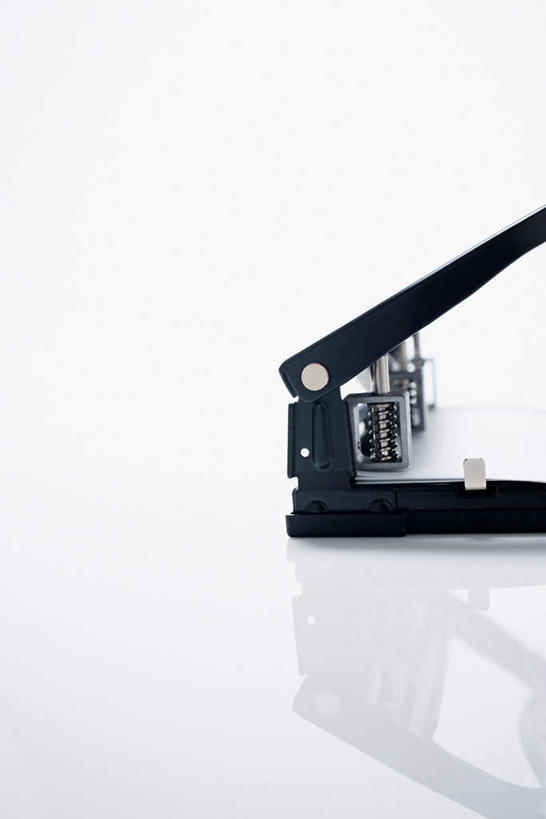 无人,竖图,室内,特写,白天,白色背景,正面,静物,连接,组合,办公用品,订书机,一个,摄影,影棚,单个,链接,装订,拼接,杠杆,拼凑,订书器,拼合,凑集,聚合,撮合,链结,缝合,彩图,影棚拍摄,拍摄