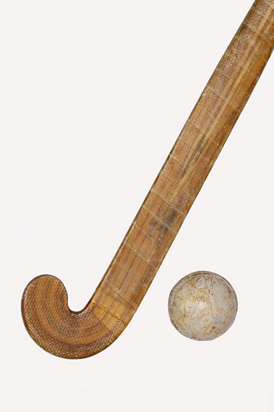 无人,竖图,室内,特写,白天,白色背景,正面,曲棍球,静物,木制,球棒,冰球,冰上曲棍球,运动器械,一个,木制品,健身器械,摄影,影棚,单个,健身器材,班迪球,冰球棒,彩图,影棚拍摄,拍摄,运动器材