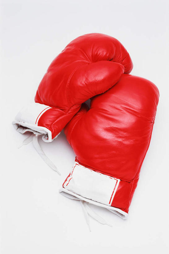 无人,竖图,俯视,室内,特写,白天,白色背景,锻炼,安全,运动,静物,一副,阴影,反射,影子,防护,拳击手套,运动器械,红色,手套,健身器械,摄影,影棚,保护,保险,健身器材,保全,周全,安稳,安定,防护手套,平安,体育,彩图,高角度拍摄,影棚拍摄,健身,拍摄,运动器材
