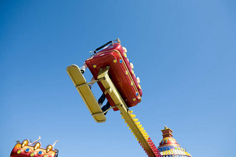 无人,游乐园,横图,室外,特写,白天,仰视,游戏,游乐场,玩,娱乐,蓝色,蓝天,天空,天,休闲,游乐设施,晴朗,活动,发泄,消遣,智力,万里无云,宣泄,乐园,游艺设施,晴空,晴空万里,玩耍,嬉戏,彩图,低角度拍摄