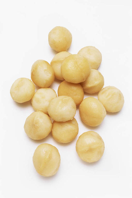 无人,竖图,俯视,室内,特写,白天,白色背景,一堆,许多,阴影,堆叠,堆积,反射,影子,核桃,坚果,果实,很多,干果,摄影,影棚,堆,胡桃,澳洲坚果,夏威夷果,羌桃,澳洲胡桃,彩图,高角度拍摄,影棚拍摄,拍摄