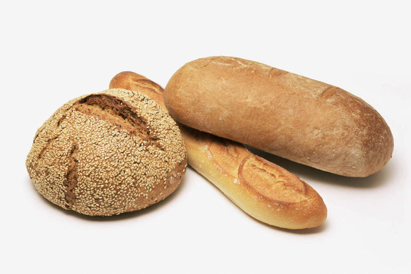 点心,面包,无人,横图,俯视,室内,特写,白天,白色背景,阴影,反射,影子,食品,面点,法国面包,食物,糕点,三个,摄影,影棚,长棍面包,法式长棍面包,彩图,高角度拍摄,影棚拍摄,拍摄