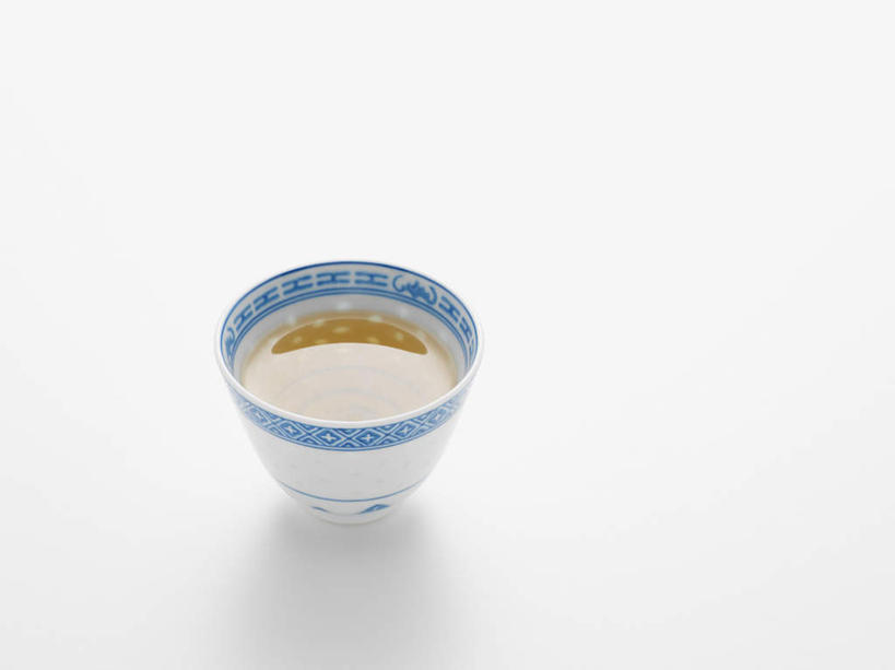 无人,横图,俯视,室内,特写,白天,白色背景,绘画,幸福,茶,杯子,阴影,反射,彩绘,瓷器,影子,陶瓷,茶叶,饮品,一杯,娱乐,一个,水杯,花茶,享受,休闲,温馨,放松,乐趣,保健,养生,摄影,影棚,单个,花草茶,陶艺,舒适,茉莉花茶,茉莉香片,香花茶,香片,熏花茶,彩釉,茶杯,画画,彩图,高角度拍摄,影棚拍摄,拍摄