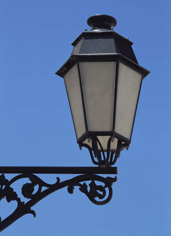 无人,竖图,室外,特写,白天,仰视,度假,美景,城市风光,城市,路灯,照明,葡萄牙,欧洲,阴影,光线,影子,景观,灯光,娱乐,灯,一个,蓝色,蓝天,天空,天,享受,休闲,景色,放松,晴朗,单个,照亮,照明设备,南欧,万里无云,葡萄牙共和国,阿尔加维,晴空,晴空万里,彩图,低角度拍摄