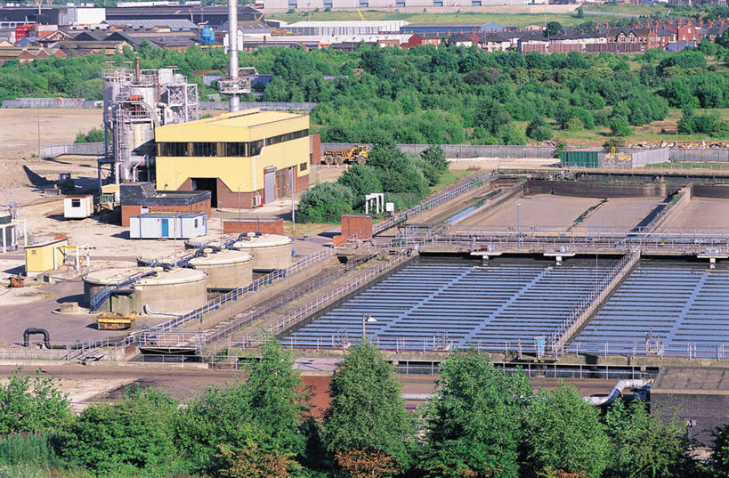 无人,家,横图,俯视,室外,白天,灌溉,树林,植物,建筑,蓄水,房屋,屋子,建设,楼房,水坝,水库,住宅,树,树木,绿色,自然,建筑工地,发电,生长,成长,坝,航运,地盘,建筑地盘,施工地盘,防洪,供水,水力发电,彩图,高角度拍摄,房子,工地