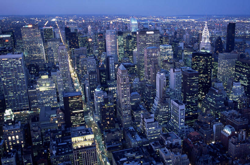 无人,高楼大厦,横图,俯视,航拍,室外,夜晚,度假,美景,城市风光,标志建筑,城市,大厦,地标,建筑,摩天大楼,夜景,纽约,美国,阴影,光线,影子,景观,建筑群,曼哈顿,娱乐,建设,蓝色,蓝天,天空,天,享受,休闲,景色,放松,北美,北美洲,鸟瞰,美洲,克莱斯勒大厦,纽约州,帝国之州,帝国州,克莱斯勒大楼,北亚美利加洲,亚美利加洲,斯勒大厦,彩图,高角度拍摄,大楼,高层建筑,高楼,摩天楼,曼哈顿岛