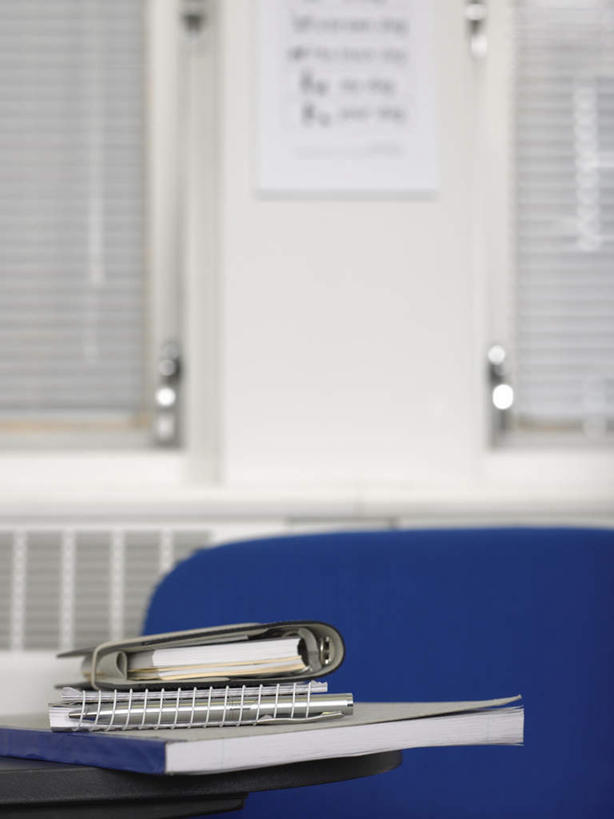 无人,竖图,俯视,室内,特写,白天,朦胧,模糊,英文,标志,材料,档案,文件,文字,纸,字符,字母,记事本,标识,本子,笔记本,手稿,资料,英文字母,证明,文档,彩图,高角度拍摄