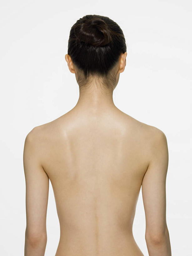 东方人,一个人,站,竖图,室内,白天,白色背景,亚洲,仅一个年轻女性,仅一个女性,仅一个人,阴影,反射,影子,黄种人,裸露,背面,站着,摄影,影棚,赤裸,裸,尤物,年轻女性,女人,女性,亚洲人,站立,半身,彩图,影棚拍摄,拍摄,佳丽,丽人,美人