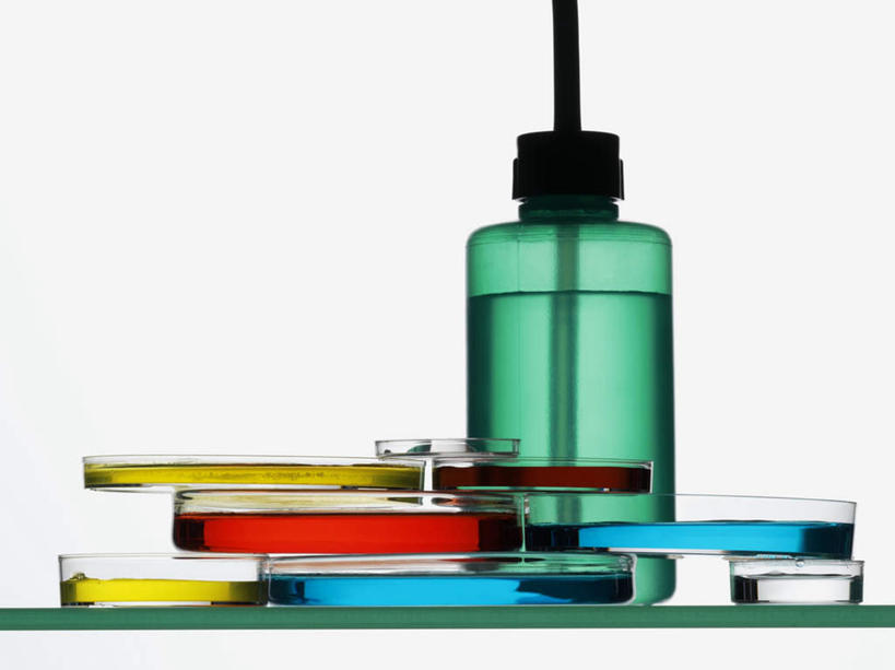 无人,横图,彩色,室内,特写,白天,白色背景,正面,实验,仪器,许多,研究,透明,分析,化学,测试,滴管,培养皿,液体,玻璃制品,器皿,生物,摄影,影棚,皮氏培养皿,试验耗材,实验用品,化学器材,吸液管,移液管,彩图,影棚拍摄,拍摄