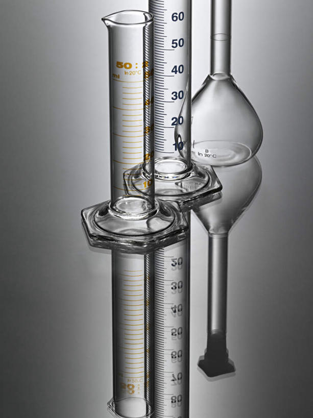 无人,竖图,室内,特写,白天,正面,实验,仪器,静物,杯子,阴影,灰色背景,研究,透明,反射,分析,化学,测试,烧瓶,试管,影子,玻璃制品,两个,玻璃瓶,瓶子,器皿,摄影,影棚,计量,玻璃仪器,试验耗材,实验用品,平底烧瓶,玻璃杯,彩图,影棚拍摄,拍摄