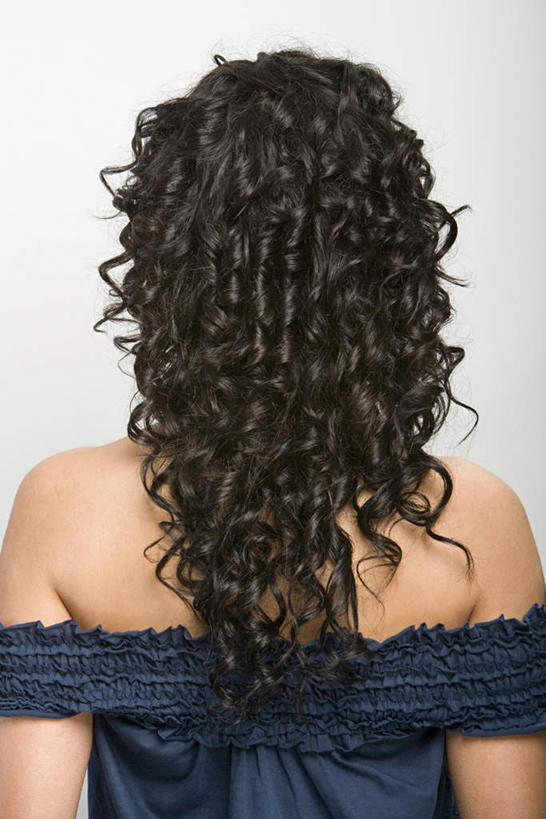 西方人,背,头发,一个人,站,竖图,室内,特写,白天,白色背景,裙子,欧洲,欧洲人,仅一个年轻女性,仅一个女性,仅一个人,连衣裙,背面,黑色,抹胸,站着,摄影,影棚,抹胸裙,年轻女性,女人,女性,白种人,长发,卷发,站立,半身,彩图,影棚拍摄,拍摄