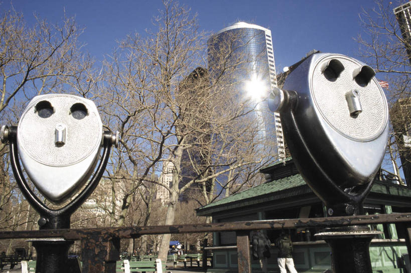 无人,公园,家,高楼大厦,横图,室外,白天,仰视,度假,办公楼,仪器,科技,美景,植物,城市风光,城市,大厦,建筑,摩天大楼,写字楼,纽约,美国,眺望,检查,研究,反射,分析,科学,望远镜,房屋,屋子,景观,公寓,曼哈顿,娱乐,洋房,楼房,住宅,树,树木,蓝色,绿色,蓝天,天空,自然,楼宇,天,观察,享受,休闲,商务楼,景色,放松,清晰,探索,生长,放大,晴朗,成长,观看,仔细,科研,科学技术,北美,北美洲,瞭望,聚焦,关注,美洲,远视镜,瞭望镜,纽约州,万里无云,炮台公园,帝国之州,帝国州,光学,北亚美利加洲,亚美利加洲,清楚,双筒镜,双筒望远镜,巴特里公园,晴空,晴空万里,彩图,低角度拍摄,房子,大楼,高层建筑,高楼,摩天楼,曼哈顿岛,光学仪器,千里镜