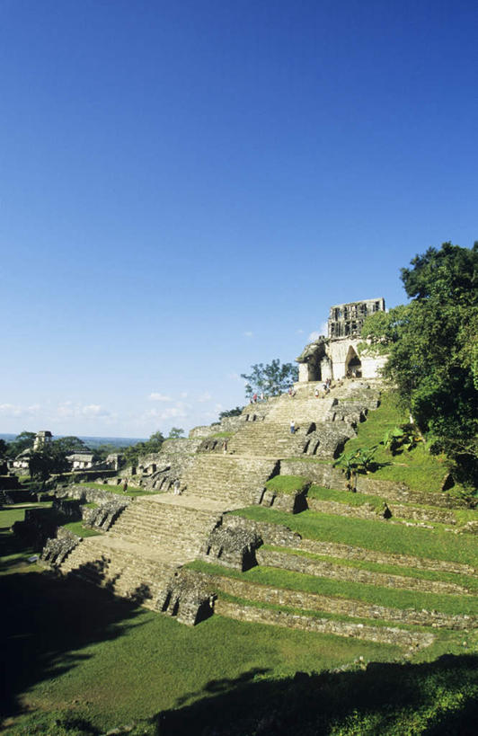 无人,竖图,室外,白天,正面,旅游,度假,草地,草坪,名胜古迹,植物,标志建筑,地标,建筑,墨西哥,遗迹,三角形,古迹,历史,文物,娱乐,建设,古建筑,草,树,树木,蓝色,绿色,蓝天,天空,自然,天,享受,休闲,旅游胜地,金字塔,放松,生长,晴朗,成长,北美,陵墓,北美洲,玛雅金字塔,美洲,古文明,万里无云,帕伦克,恰帕斯,恰帕斯州,方锥形,北亚美利加洲,亚美利加洲,墨西哥合众国,仙人掌王国,玛雅神庙,帕伦克金字塔,晴空,晴空万里,彩图,标志性建筑