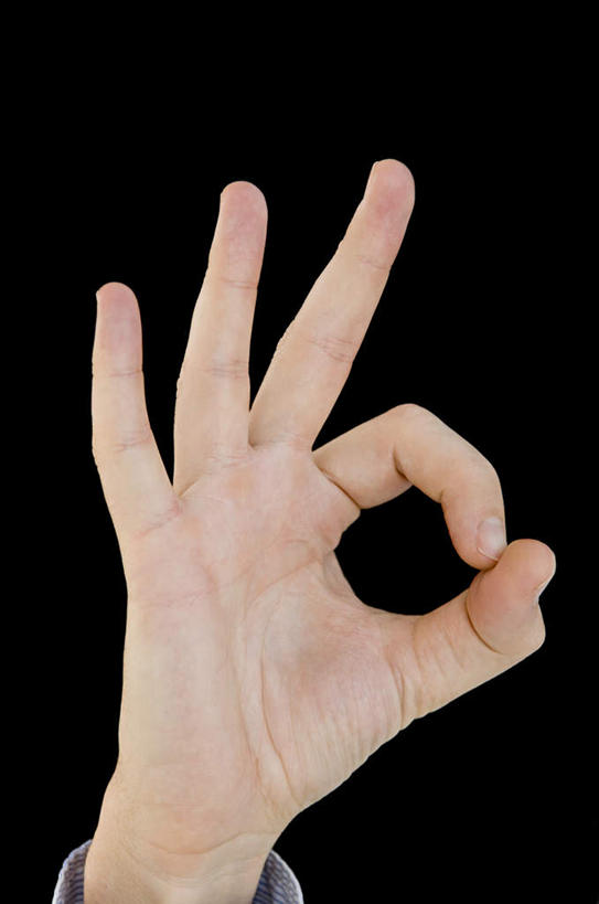 西方人,手,一个人,竖图,室内,特写,白天,正面,满意,胜利,欧洲,欧洲人,仅一个男性,仅一个人,黑色背景,仅一个年轻男性,手势,手部,同意,ok手势,摄影,影棚,单手,男人,男性,年轻男性,白种人,半身,彩图,影棚拍摄,拍摄,同意手势