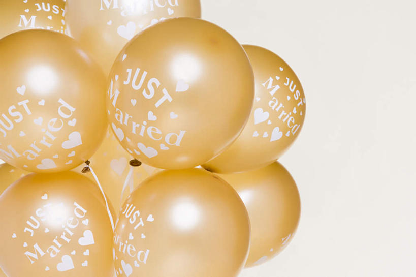 无人,横图,室内,特写,白天,正面,游戏,静物,玩具,装饰,塑料,玩,娱乐,黄色,气球,塑料制品,休闲,充气玩具,橡胶,益智,摄影,影棚,活动,华丽,修饰,点缀,发泄,消遣,智力,橡胶制品,宣泄,衬托,美观,雅致,雅观,玩耍,嬉戏,彩图,影棚拍摄,拍摄