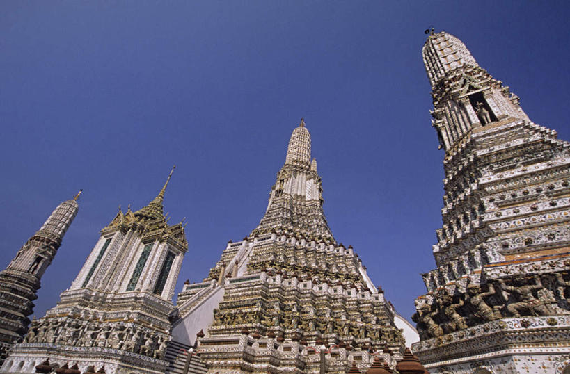 无人,寺庙,横图,室外,白天,仰视,旅游,度假,标志建筑,地标,建筑,曼谷,泰国,亚洲,阴影,节日,光线,影子,首都,燃烧,文化,娱乐,建设,蓝色,蓝天,天空,阳光,香火,庙宇,天,祈祷,享受,休闲,健康,旅游胜地,放松,许愿,宗教,东南亚,信仰,晴朗,纪念,祈求,万里无云,泰王国,郑王庙,平安,晴空,晴空万里,彩图,低角度拍摄,庙,寺