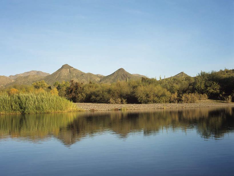 无人,横图,室外,白天,正面,旅游,度假,湖,湖泊,美景,沙漠,山,山脉,水,植物,墨西哥,美国,朦胧,模糊,湖面,景观,山峰,水流,水面,山峦,娱乐,树,树木,蓝色,绿色,蓝天,天空,自然,湖水,群山,天,享受,休闲,景色,放松,生长,晴朗,成长,亚利桑那,北美,北美洲,加利福尼亚,自然风光,美洲,亚利桑那州,加州,加利福尼亚州,万里无云,大峡谷之州,金州,黄金州,北亚美利加洲,亚美利加洲,墨西哥合众国,仙人掌王国,索诺拉,索诺拉州,吉拉沙漠,索诺拉沙漠,索诺兰沙漠,大漠,砂漠,晴空,晴空万里,彩图