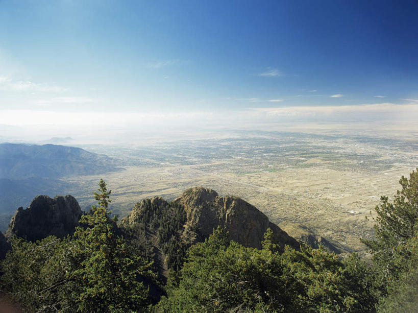 无人,横图,俯视,航拍,室外,白天,旅游,度假,美景,山,山脉,树林,植物,城市,美国,阴影,光线,影子,景观,山峰,云,云朵,山峦,云彩,娱乐,树,树木,蓝色,绿色,白云,蓝天,天空,阳光,自然,群山,天,享受,休闲,景色,放松,生长,晴朗,成长,北美,北美洲,鸟瞰,自然风光,美洲,新墨西哥,新墨西哥州,北亚美利加洲,亚美利加洲,迷人之地,迷人之州,阿尔伯克基,阿布奎基,晴空,彩图,高角度拍摄
