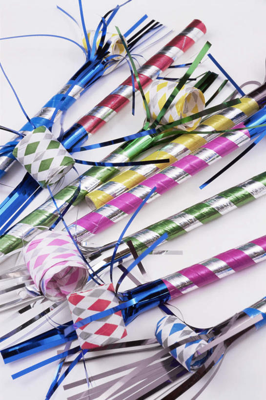 无人,竖图,俯视,室内,特写,白天,白色背景,游戏,静物,玩具,一排,许多,整齐,很多,玩,娱乐,排列,休闲,益智,摄影,影棚,活动,队列,发泄,消遣,智力,玩具吹卷,宣泄,玩耍,嬉戏,彩图,高角度拍摄,影棚拍摄,拍摄