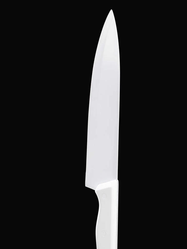 无人,竖图,俯视,黑白,室内,特写,白天,桌面,桌子,静物,金属制品,黑色背景,金属,木制,工具,刀具,一个,木制品,刀,摄影,影棚,单个,菜刀,切菜刀,高角度拍摄,影棚拍摄,拍摄