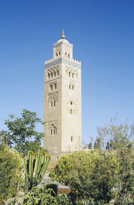 无人,竖图,室外,白天,仰视,旅游,度假,名胜古迹,植物,标志建筑,地标,建筑,非洲,摩洛哥,阴影,节日,遗迹,光线,影子,古迹,文化,文物,娱乐,建设,古建筑,树,树木,蓝色,绿色,蓝天,天空,阳光,自然,天,祈祷,享受,休闲,健康,旅游胜地,放松,许愿,宗教,信仰,生长,晴朗,成长,纪念,祈求,伊斯兰教,清真寺,古文明,万里无云,阿非利加洲,摩洛哥王国,马拉喀什,库图比亚清真寺,库杜比亚清真寺,平安,晴空,晴空万里,彩图,低角度拍摄