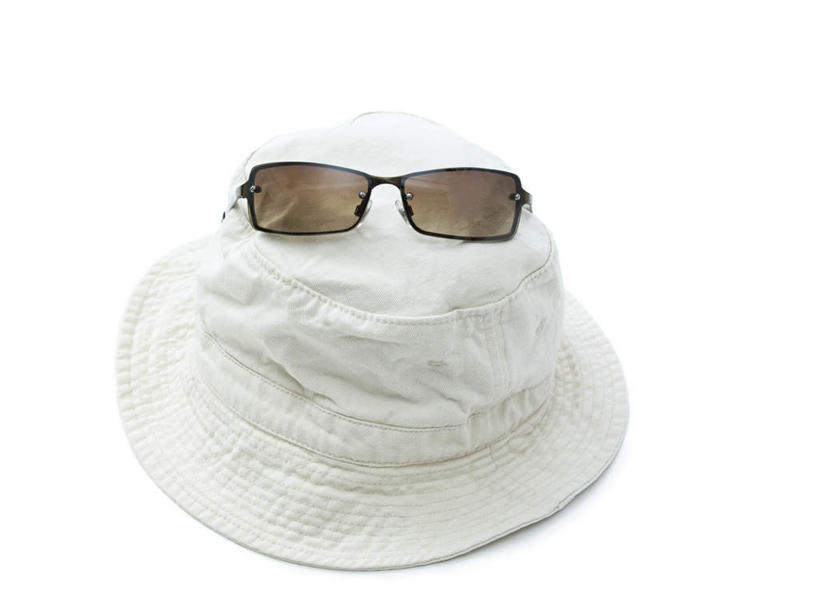 无人,横图,俯视,室内,特写,白天,白色背景,静物,帽子,一副,墨镜,眼镜,一个,白色,太阳镜,太阳眼镜,遮阳帽,遮阳镜,摄影,影棚,单个,彩图,高角度拍摄,影棚拍摄,拍摄
