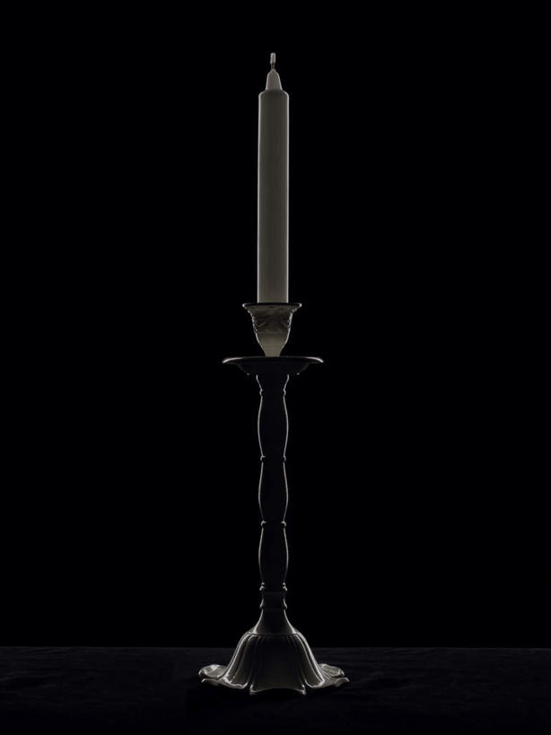 无人,竖图,室内,特写,白天,正面,静物,蜡烛,阴影,黑色背景,反射,光线,影子,烛台,一个,摄影,影棚,单个,一支,彩图,影棚拍摄,拍摄