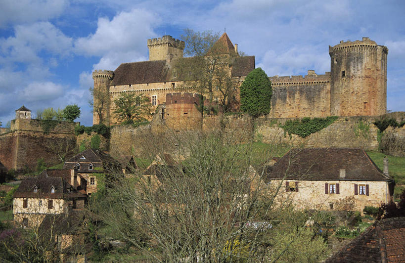 无人,横图,室外,白天,正面,度假,美景,植物,城市风光,城市,法国,欧洲,阴影,光线,影子,堡垒,城堡,景观,云,云朵,云彩,娱乐,树,树木,蓝色,绿色,白云,蓝天,天空,阳光,自然,天,享受,休闲,景色,放松,生长,晴朗,成长,要塞,法兰西共和国,法兰西第五共和国,南部.比利牛斯,设防,洛特省,南部.比利牛斯大区,晴空,彩图