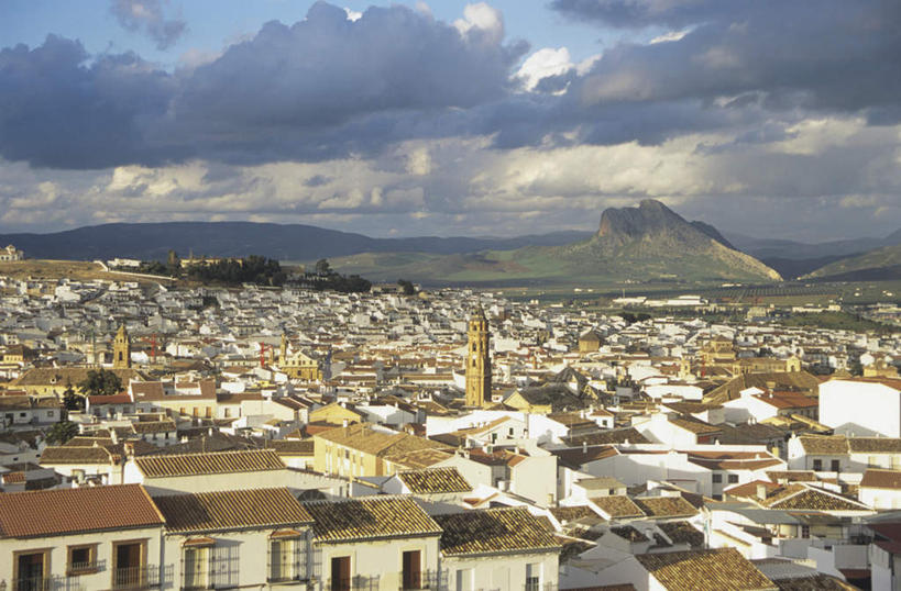 无人,家,横图,俯视,室外,白天,度假,美景,山,山脉,城市风光,城市,建筑,西班牙,欧洲,许多,瓦片,房屋,屋顶,屋子,景观,山峰,乌云,云,阴天,云朵,山峦,云彩,顶棚,瓦,娱乐,楼房,安达卢西亚,住宅,排列,天空,群山,天,享受,休闲,景色,放松,建造,昏暗,阴沉,南欧,安达鲁西亚,马拉加省,屋瓦,马拉加,西班牙王国,摆列,安达卢西亚自治区,彩图,高角度拍摄,房子,布列,分列