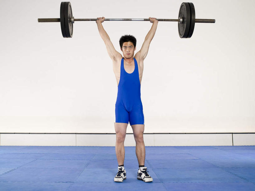 东方人,一个人,运动员,站,举,横图,室内,白天,正面,运动服,锻炼,运动,举重,杠铃,亚洲,仅一个男性,仅一个人,服装,注视,黄种人,运动器械,仅一个年轻男性,衣服,蓝色,观察,看,托,站着,健身器械,服饰,观看,察看,健美,衣着,穿着,关注,瘦身,健身器材,塑形,杠铃操,衣饰,体育,杠铃运动,男人,男性,年轻男性,亚洲人,体育运动员,运动选手,举起,举手,举着,向上举,向上伸,向上托,站立,彩图,全身,健身,运动器材,运动装,举重运动