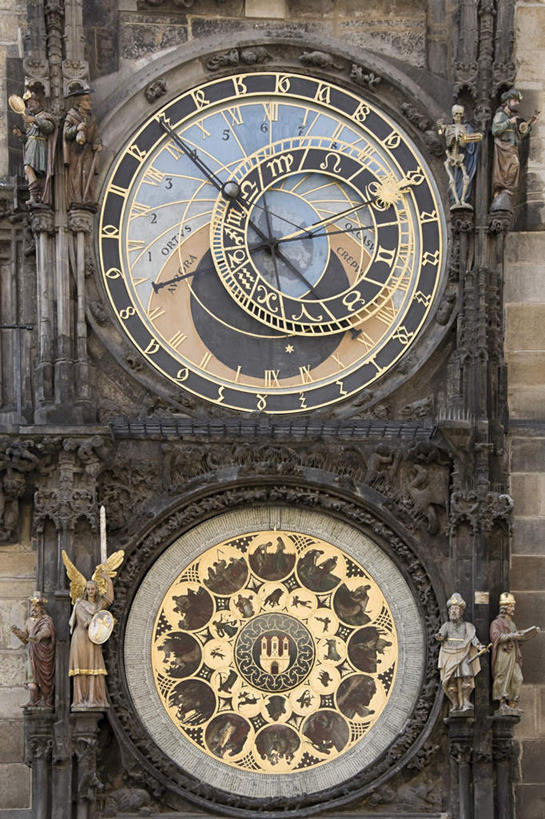 无人,竖图,室外,白天,正面,旅游,度假,标志建筑,地标,建筑,雕塑,欧洲,捷克,艺术,装饰,雕刻,雕像,首都,娱乐,建设,工艺品,享受,休闲,旅游胜地,放松,纪念,美术,主题,陈列,中欧,捷克共和国,旧城广场,布拉格广场,功能,美学,布拉格,瓦茨拉夫广场,布拉格旧城广场,布拉格老城广场,布拉格天文钟,布拉格占星时钟,天文钟,彩图