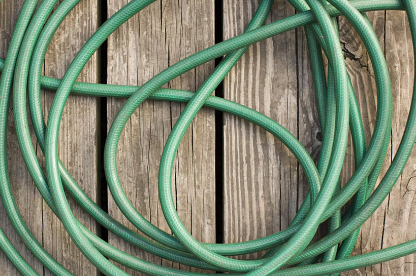 无人,横图,俯视,室外,特写,白天,地板,静物,地面,水管,木地板,绿色,彩图,高角度拍摄