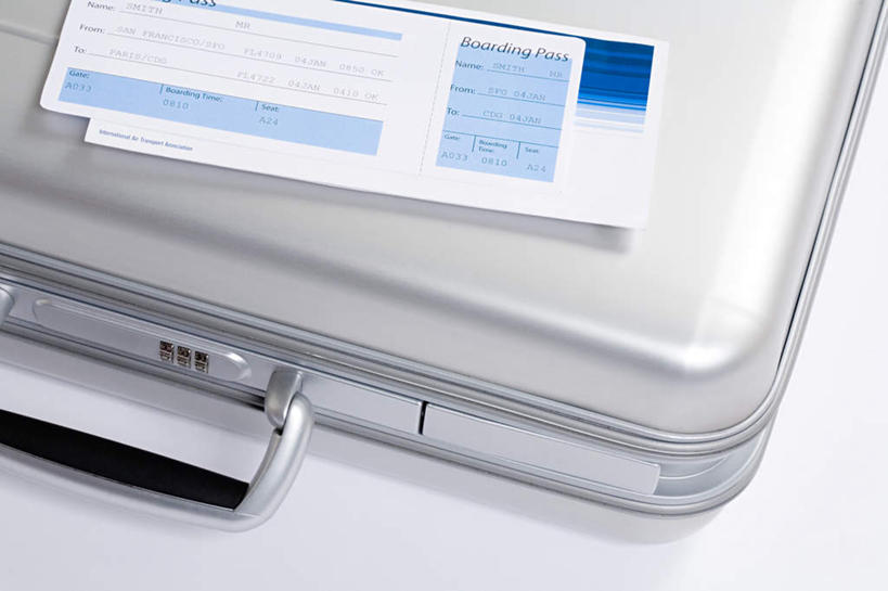 无人,横图,俯视,室内,特写,白天,白色背景,安全,静物,银色,一个,箱子,保险箱,摄影,影棚,单个,保护,保险,私密,彩图,高角度拍摄,影棚拍摄,拍摄,机票